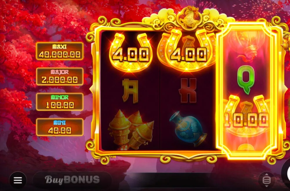 Màn hình hiển thị các dòng thắng và bảng thanh toán chi tiết trong game